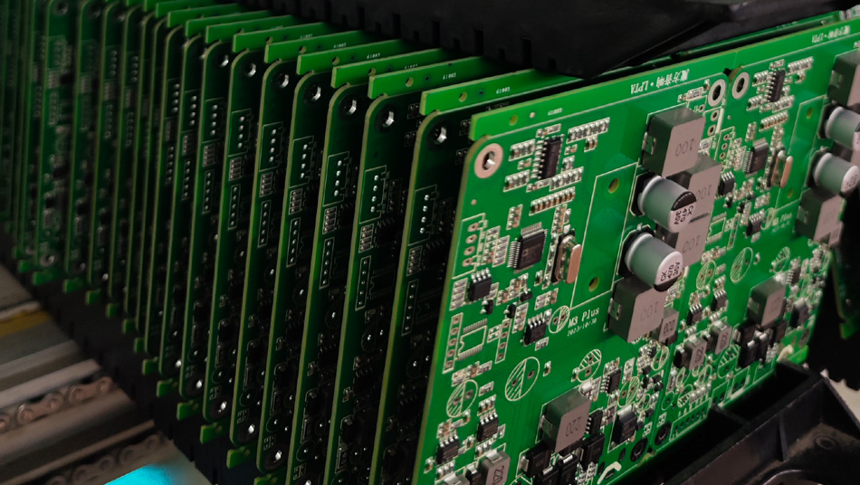 Mentakrifkan sistem pemantauan kualiti proses penuh kilang PCBA