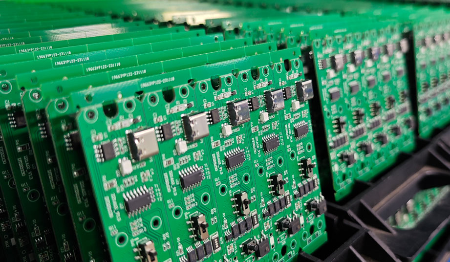 Bagaimana cara menggunakan alat penilaian kapasiti untuk memilih kilang PCBA terbaik?