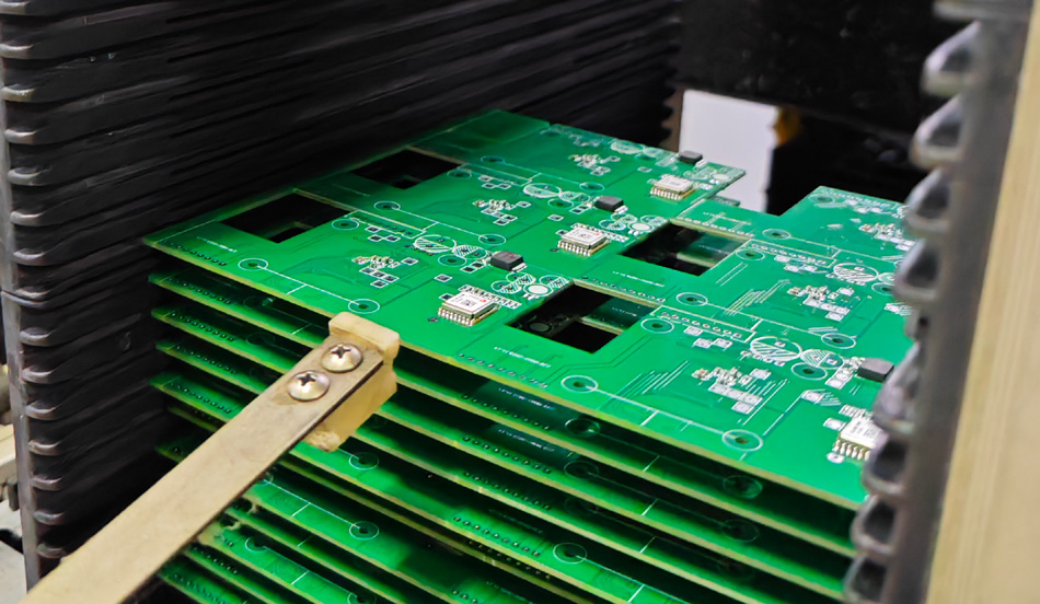 Kesan tahap automasi di kilang -kilang PCBA mengenai pengeluaran besar -besaran